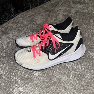 Nike Kyrie Low 2 TB Promo Running Shoes